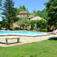 Hotel Chalet rural en La Mancha con jardin y piscina privados en tomelloso